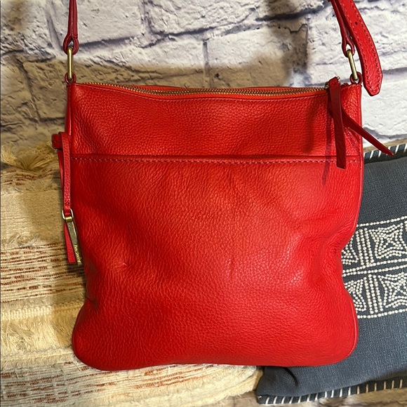 Vera Bradley Crossbody Bag with Luxurious Leather Finish - Picture 4 of 15